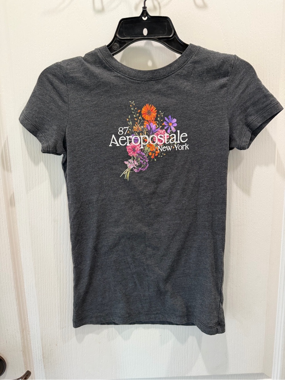 Aeropostale Charcoal Short Sleeve Tee with Floral Logo